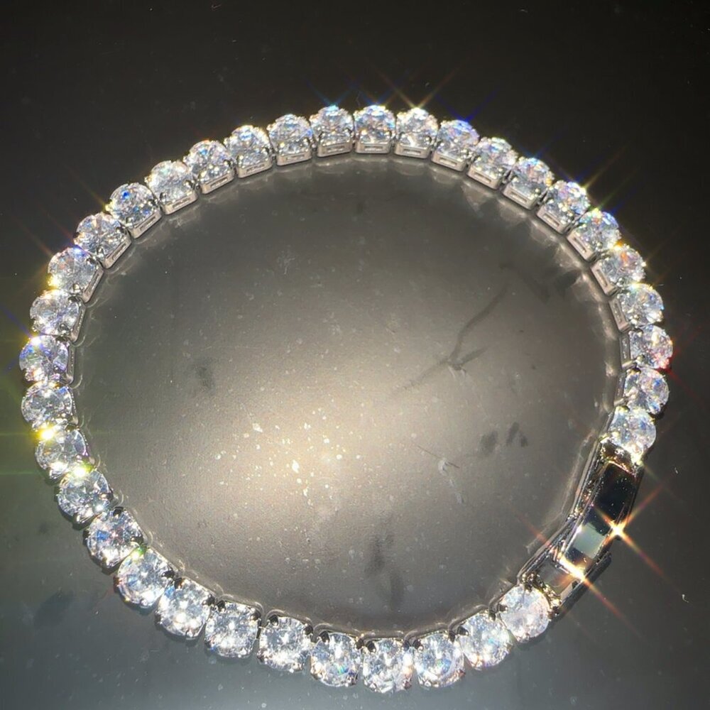 Cubic Zirconia Tennis Bracelet Silver Tone  Round Cut Sparkling Luxury Jewelry - Picture 5 of 9